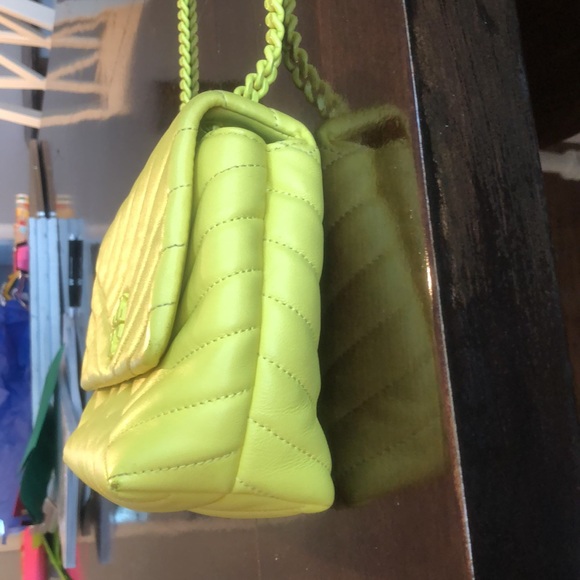 - Tory Burch Kira Chevron convertible shoulder/ crossbody bag. Great condition - Picture 7 of 16